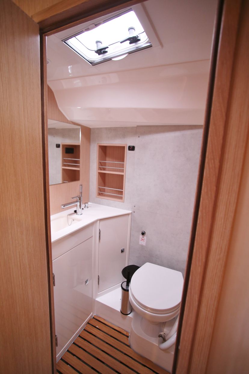 Bavaria Yachtbau C42 Oktana (Pax 8)