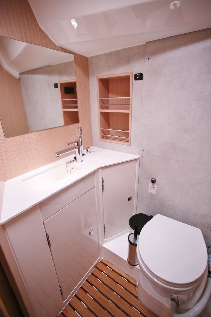Bavaria Yachtbau C42 Oktana (Pax 8)
