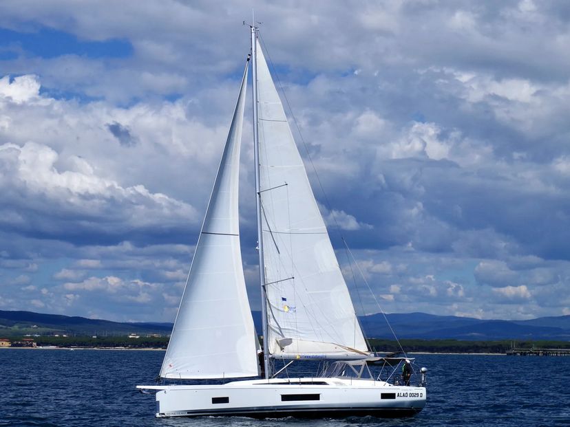 Beneteau OCEANIS 46.1 Emma -  Water maker, Solar Panel