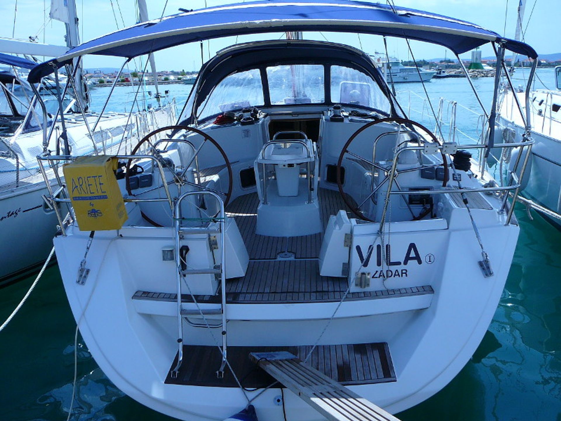 807603630000101494_Vila_main.JPG