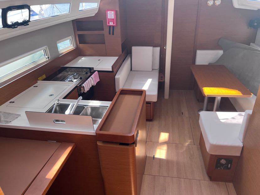 Jeanneau 410 Stilvi