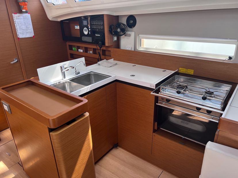 Jeanneau 410 Stilvi
