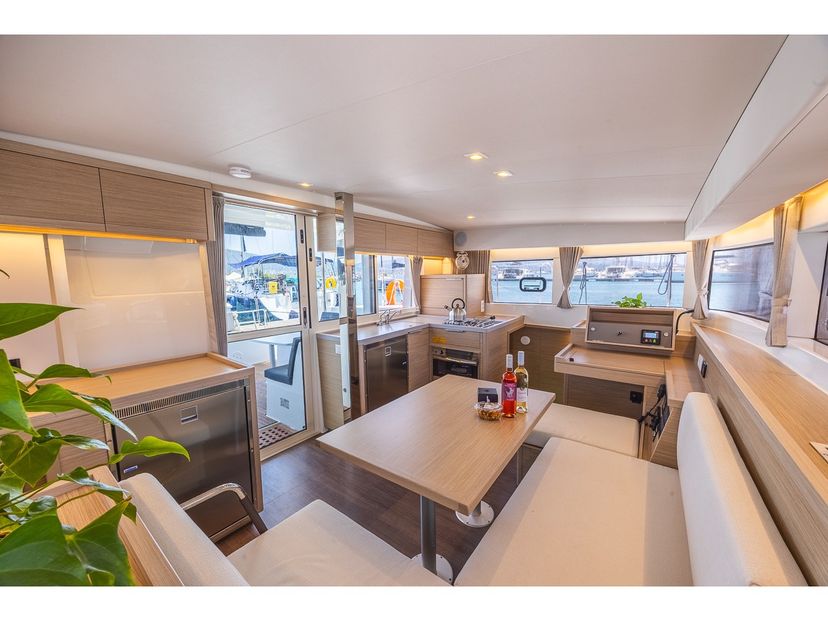 Lagoon 40 Deva