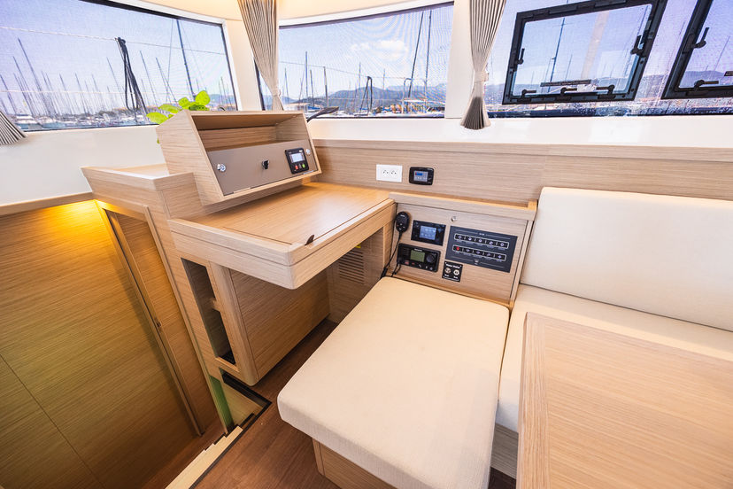 Lagoon 40 Deva