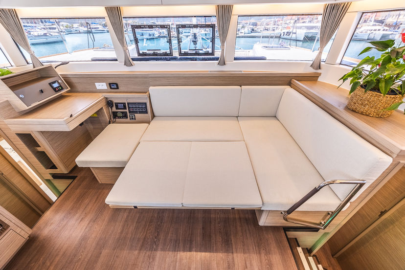 Lagoon 40 Deva