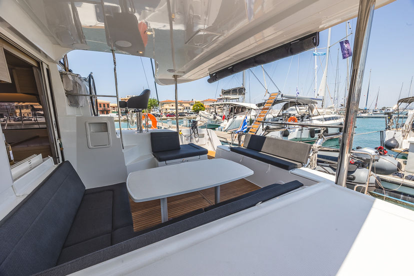 Lagoon 40 Deva