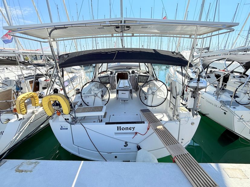 Beneteau OCEANIS 41.1 Honey