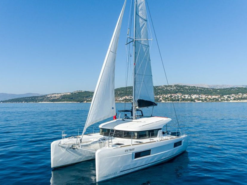 Lagoon 40 BYE BYE 2020 (air condition, generator)