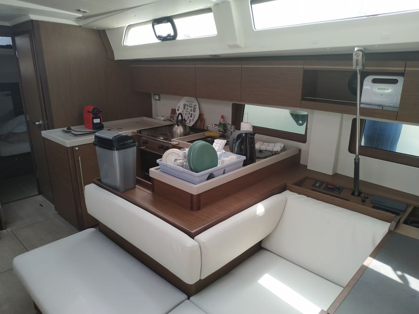 Beneteau OCEANIS 51.1 DALIA (generator, air condition, watermaker, solar panels, WIFI included in the price, 1 SUP free of