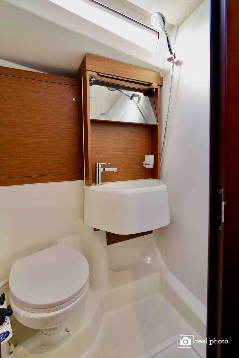 Beneteau OCEANIS 51.1 Elettra -  Water maker, Solar Panel