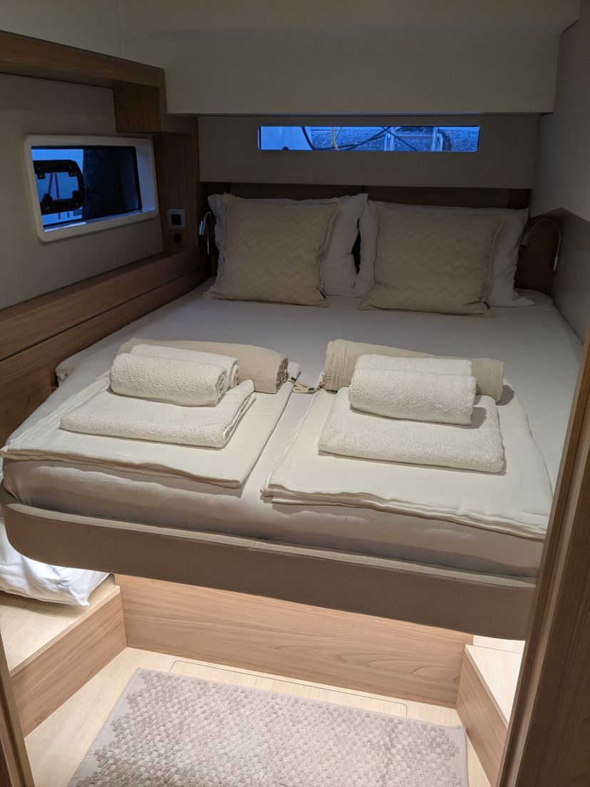 Bali Catamarans 4.2 Leo