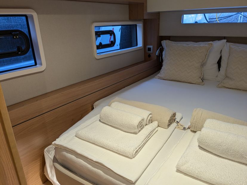 Bali Catamarans 4.2 Leo