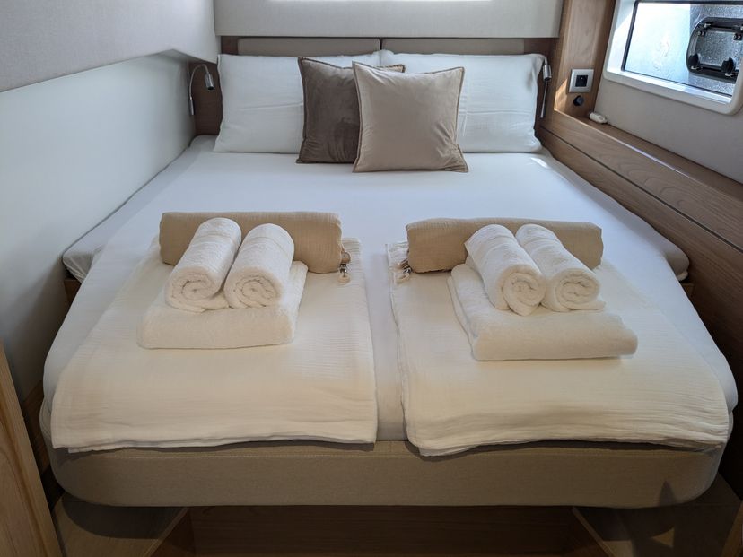 Bali Catamarans 4.2 Leo