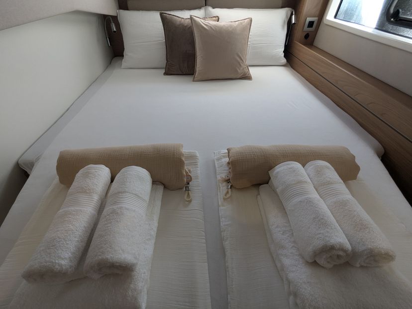 Bali Catamarans 4.2 Leo