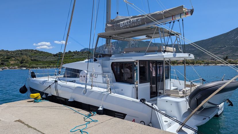 Bali Catamarans 4.2 Leo