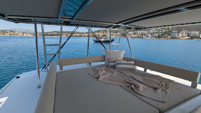 Bali Catamarans 4.2 Leo