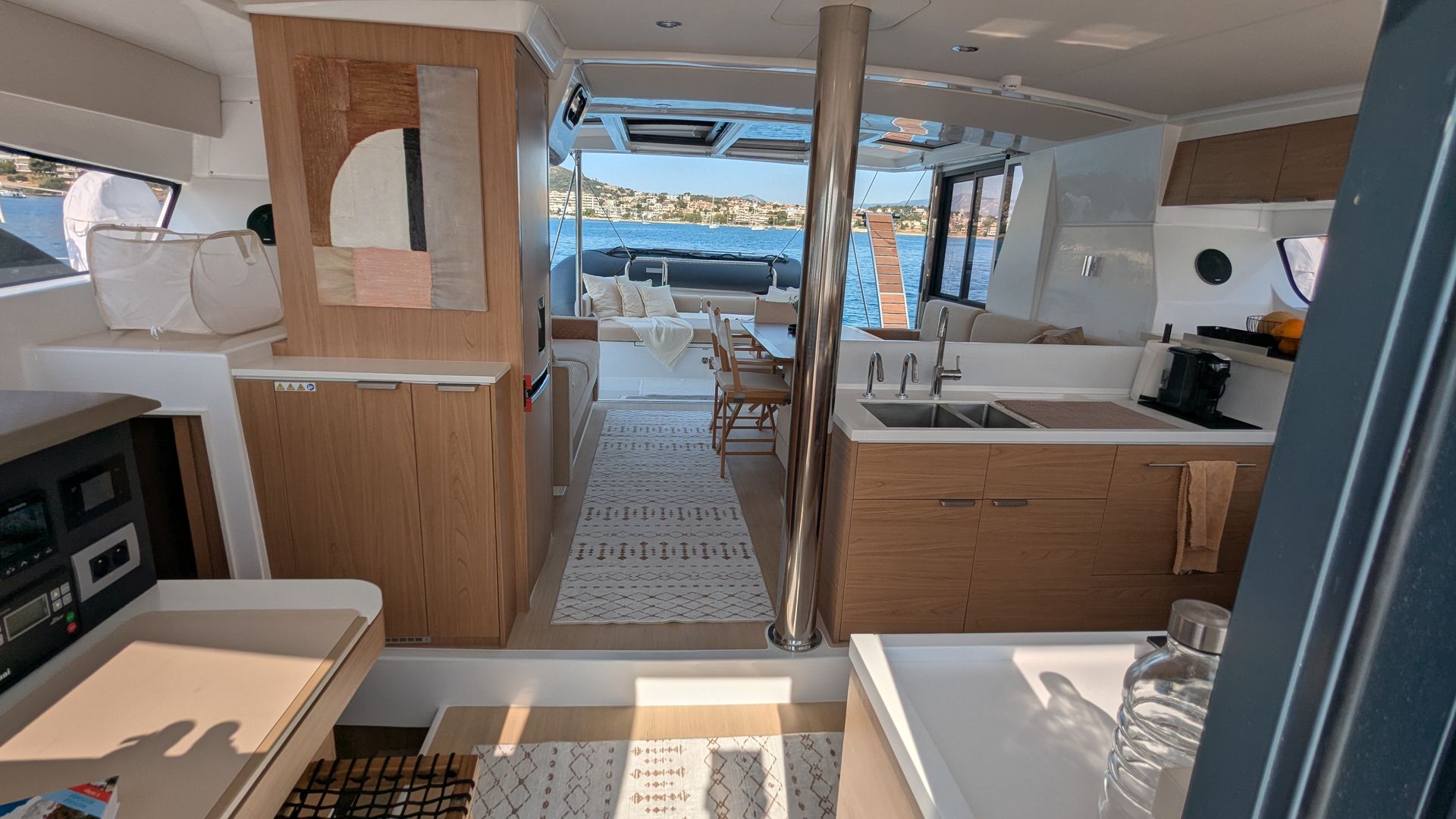 8579191237502535_Leo_interior_a.jpg