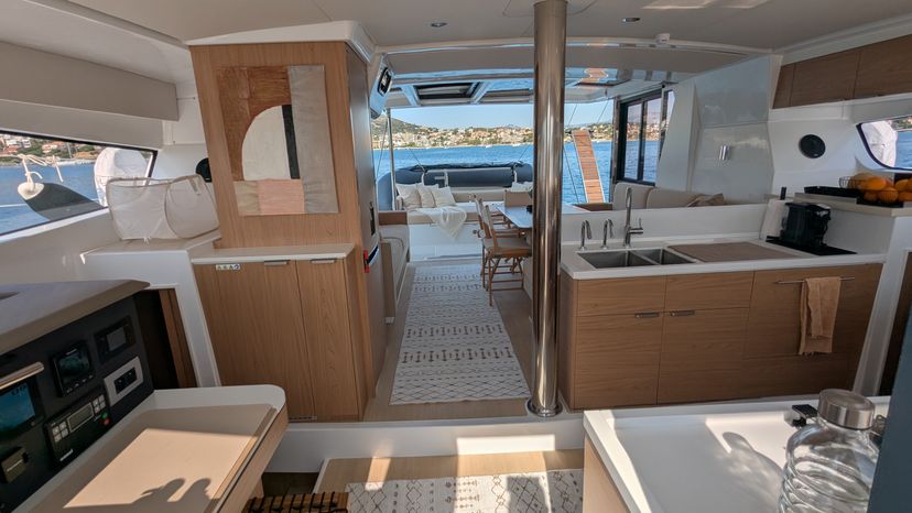 Bali Catamarans 4.2 Leo