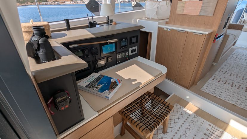 Bali Catamarans 4.2 Leo