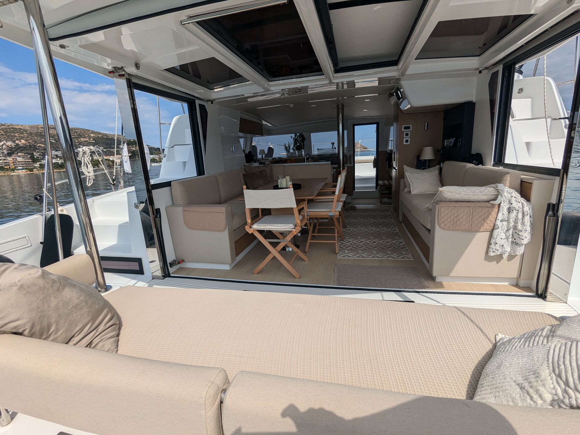 8579251237502535_Leo_interior_view.jpg