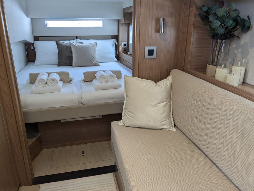 Bali Catamarans 4.2 Leo