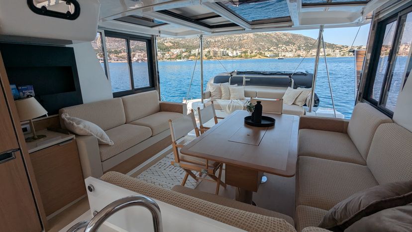 Bali Catamarans 4.2 Leo