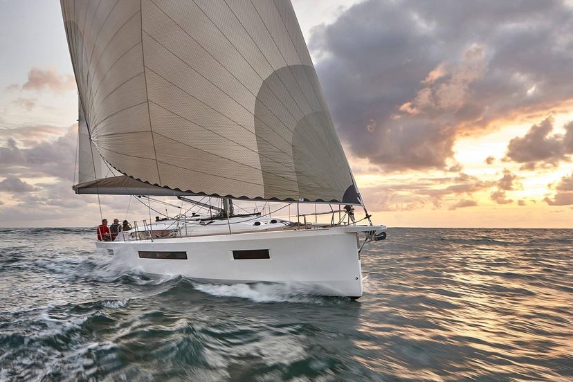 Jeanneau 49 Alboran Vino Blanco