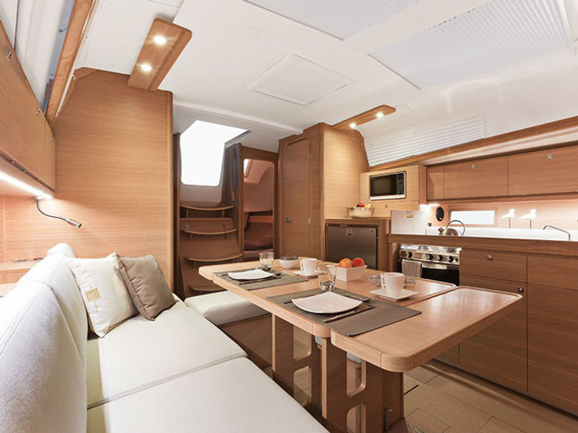 Dufour Yachts GRAND AF-D382