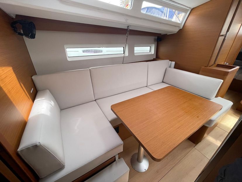 Jeanneau 40 Alboran Amaretto