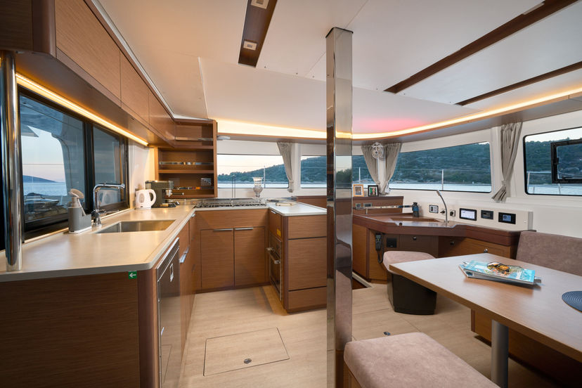 Lagoon 46 LUNA