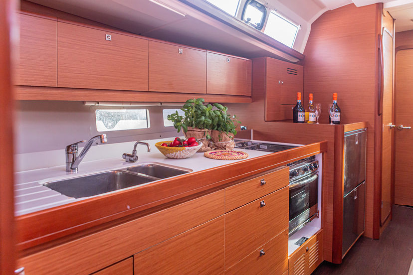 Dufour Yachts GRAND Mania Planet
