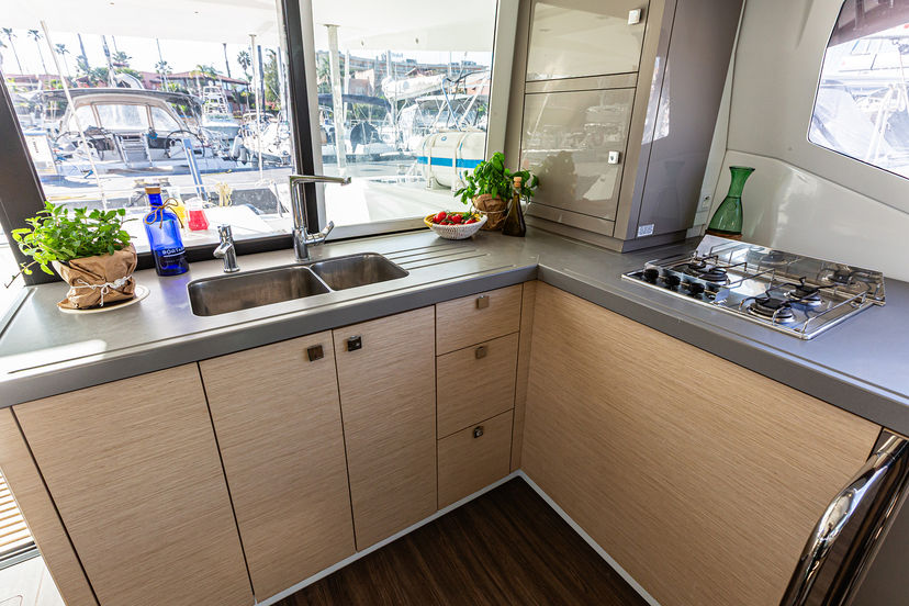 Fountaine Pajot 40 Relax Planet