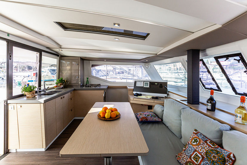 Fountaine Pajot 40 Relax Planet