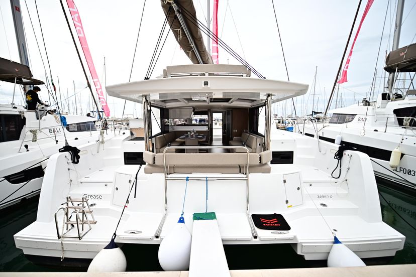 Bali Catamarans 4.4 Grease