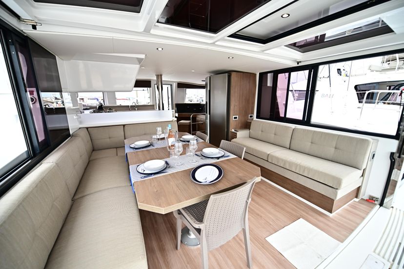 Bali Catamarans 4.4 Grease