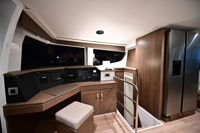 Bali Catamarans 4.4 Grease