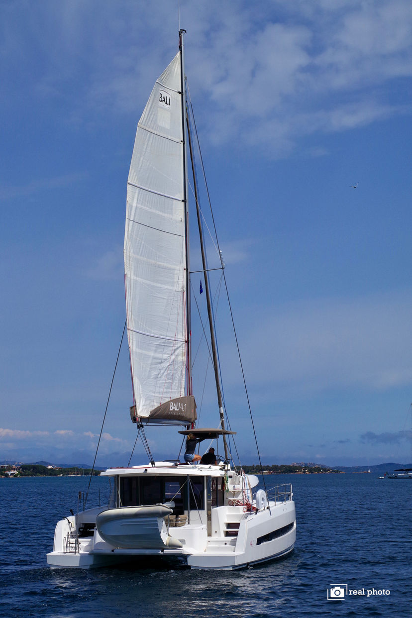 Bali Catamarans 4.1 Dafne -  Water maker, Solar Panel