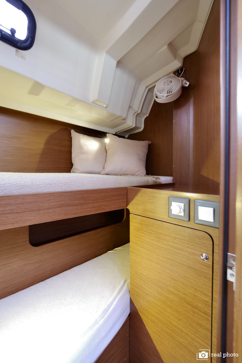 Beneteau OCEANIS 46.1 Emma - Water maker, Solar Panel