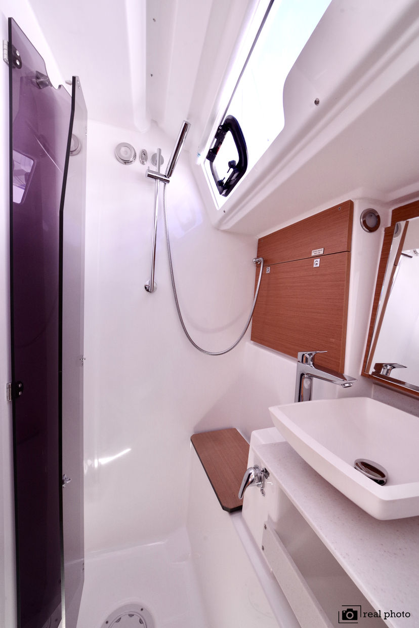 Dufour Yachts 43 Noah- Water maker, Solar Panel