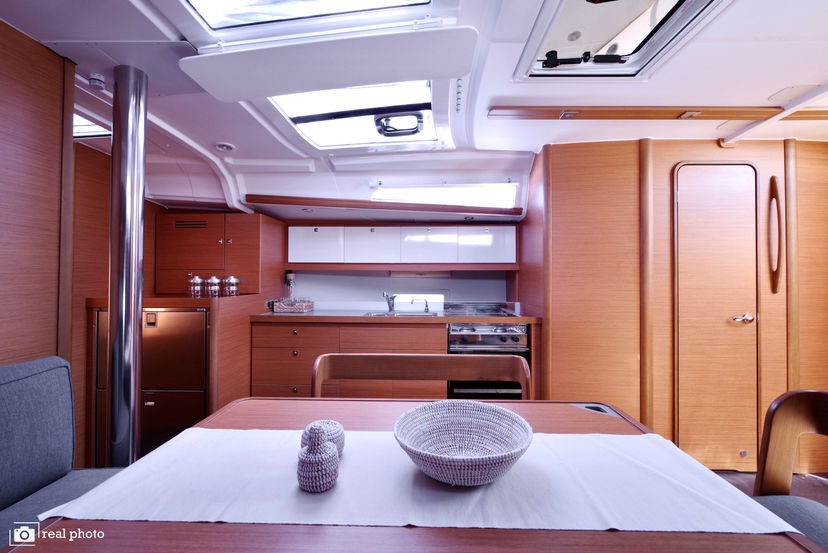 Dufour Yachts 43 Noah- Water maker, Solar Panel