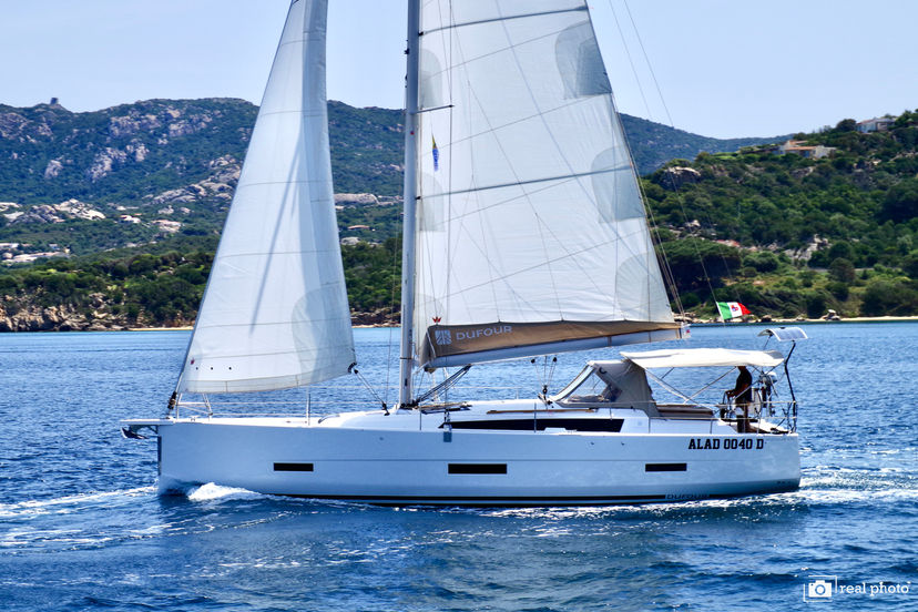 Dufour Yachts 43 Noah- Water maker, Solar Panel