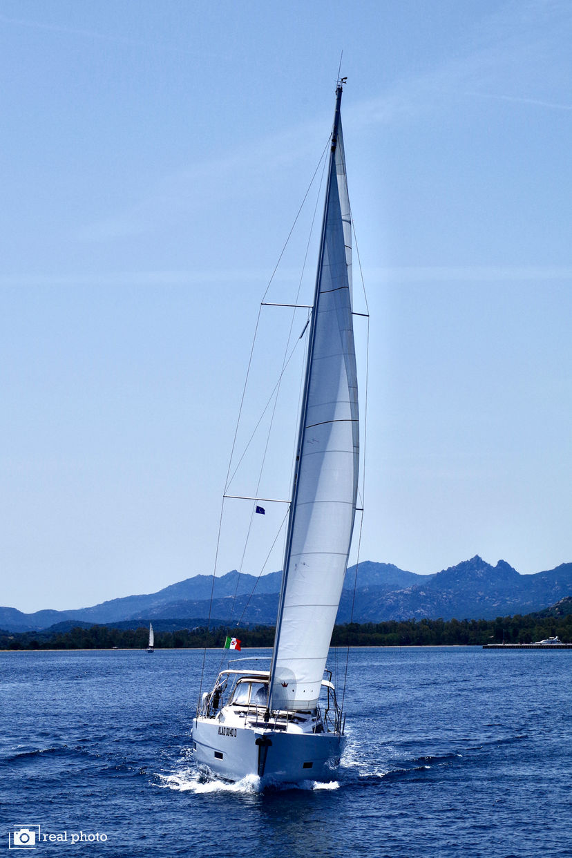 Dufour Yachts 43 Noah- Water maker, Solar Panel