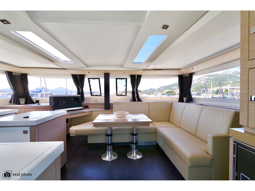 Fountaine Pajot 47 ORSA 3- A/C, Generator, Water maker