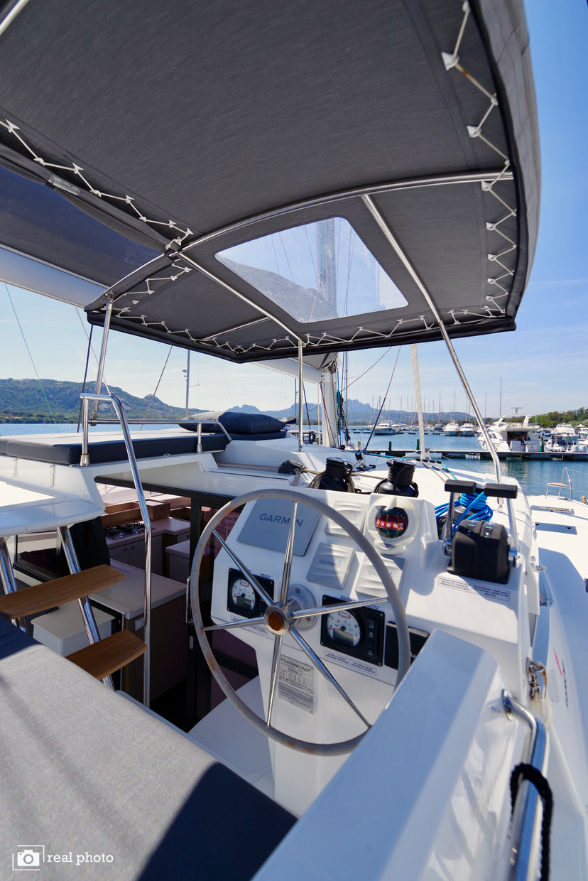 Fountaine Pajot 47 ORSA 3- A/C, Generator, Water maker