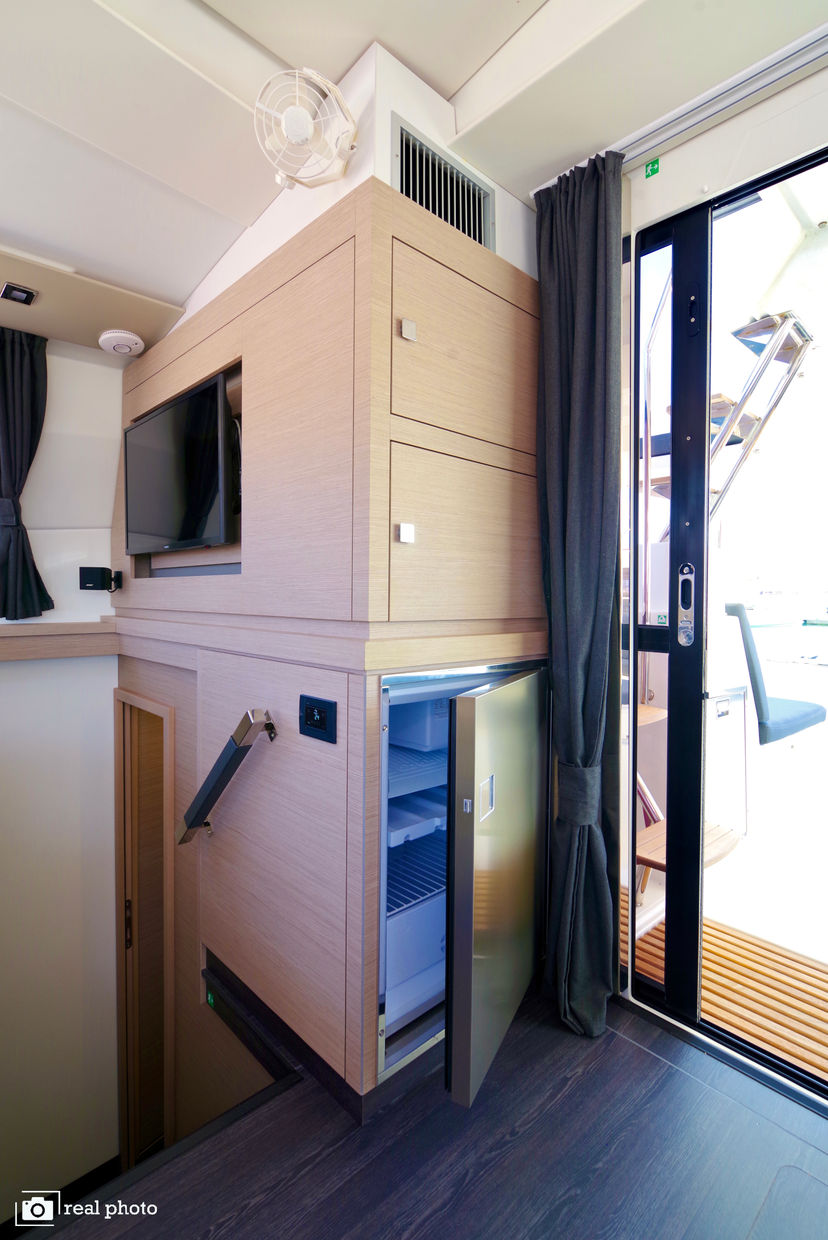 Fountaine Pajot 47 ORSA 3- A/C, Generator, Water maker
