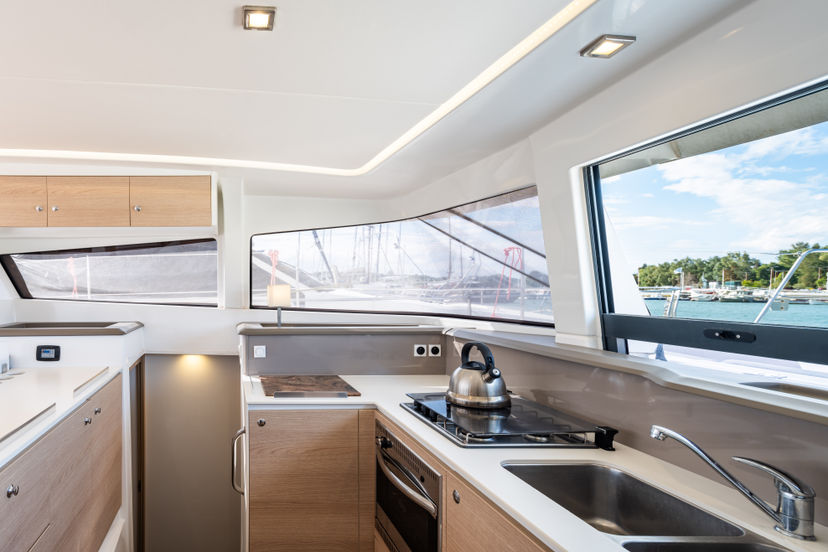 Bali Catamarans 4.1 Theros