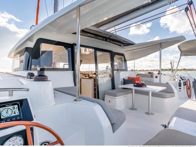 Excess Catamarans EX PRES-E11C-24-G