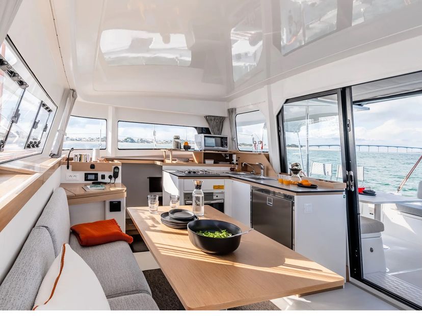 Excess Catamarans EX PRES-E11C-24-G