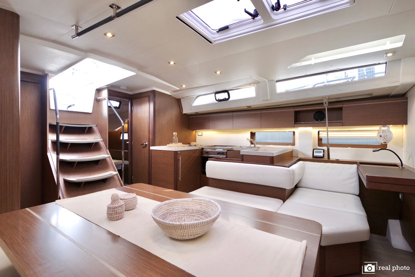 Beneteau OCEANIS 51.1 Jack - Water maker, Solar Panel
