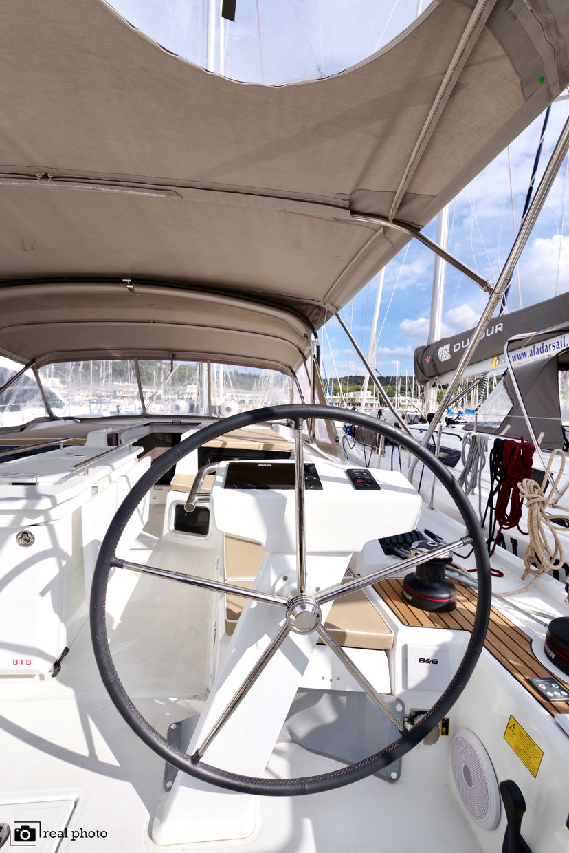 Beneteau OCEANIS 51.1 Lara  - Water maker, Solar Panel